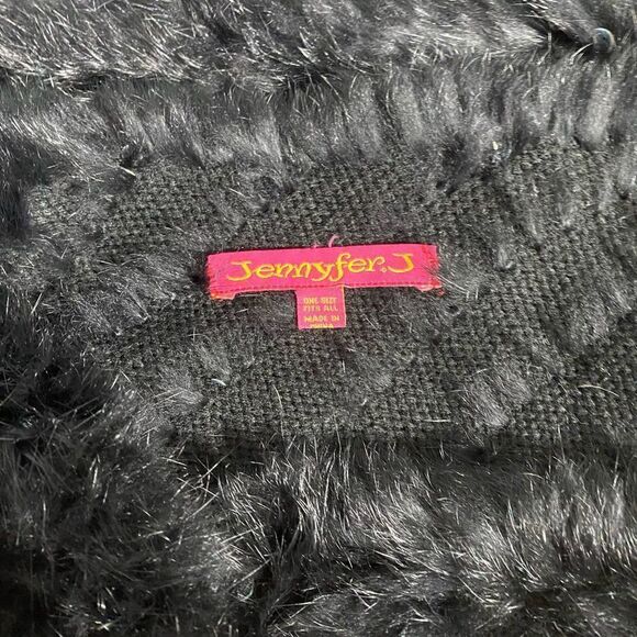 Black Faux fur high low poncho OSFM - Picture 4 of 5